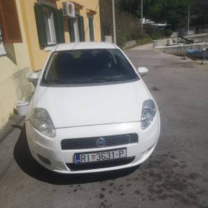 Hitno prodajem Punto Grande 1,3 diz za 1.800 Eur troja vrata