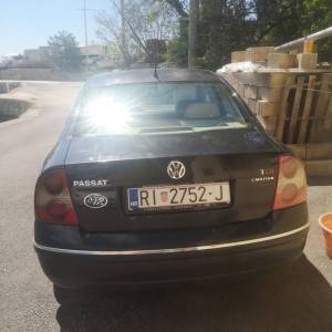 Hitno prodajem pasat 1,9 tdi 2003.g z 3000.eura pasat je 4x4