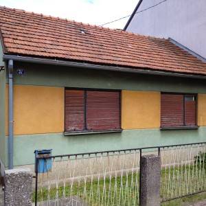 PRODAJEM KUĆU 8 X 7 METARA ZA ADAPTACIJU ILI NADOGRADNJU