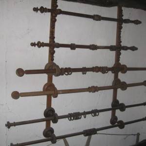 PUNO RAZNIH STARIH STVARI