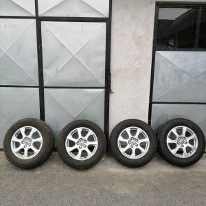 Prodajem alu felge sa gumama 235/65R17