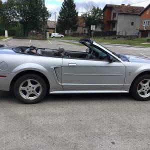 Prodajem Ford Mustang Cabriolet