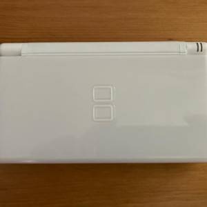 Nintendo DS Lite + 3 Pokemon igre