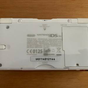 Nintendo DS Lite + 3 Pokemon igre