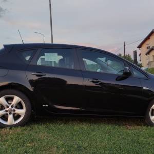 Opel Astra 1.7 CTDI top stanje