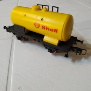 Cisterna Roco 2 metalne osovine Shell H0 1:87 u dobrom stanj