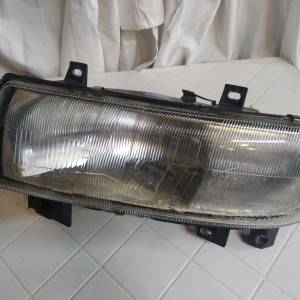 Lijevi far za Renault Master T35 u dobrom stanju