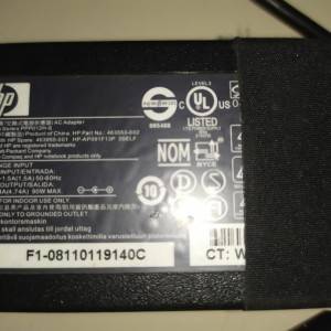 Originalni HP AC Adapteri 19V korišteni i ispravan