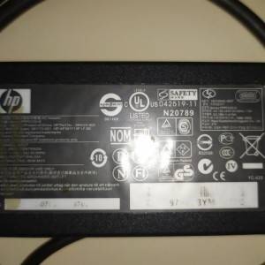 Originalni HP AC Adapteri 19V korišteni i ispravan