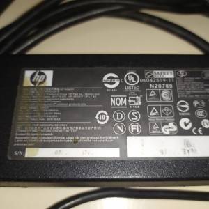 Originalni HP AC Adapteri 19V korišteni i ispravan