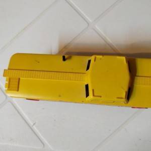 Caboose vagon s plastičnim osovinama H0 u dobrom stanju!