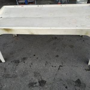 PVC stol za razne namjene korišten dimenzije: 66,5 x 146 x 7
