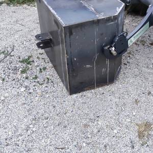 Uteg za traktor