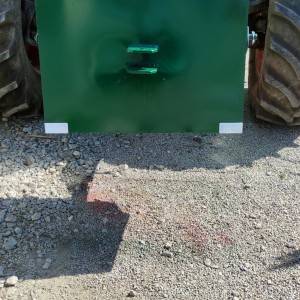 Uteg za traktor