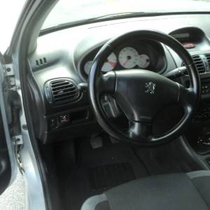 peugeot 206 hdi 188000km.klima,reg.do 06.24.