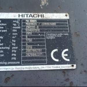 Hitachi ZW220-6 Masa 18,6 T 2018