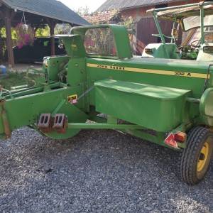 John Deere balirka 332A