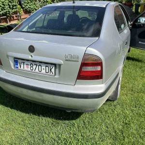 Prodajem Škodu 1,6 benzin