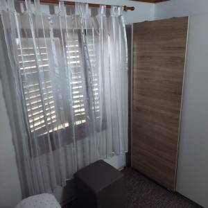 Prodajem kuću i kompletno imanje