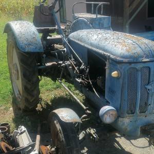 Prodajem traktor hanomag 224