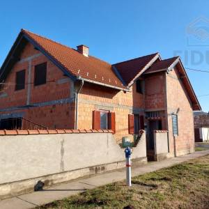 Stambeno - poslovna zgrada - Vukovar (Borovo Naselje)