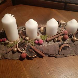 Adventski aranžmani i vjenčići