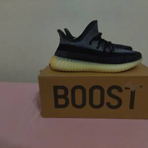 Adidas Yeezy 350 V2 Carbon