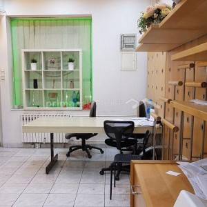 LUKSUZNI INVENTAR POGODAN ZA VIŠE NAMJENA,SHOWROOM,URED,TRGOVINA,GALERIJA,...itd,..moguća zamjena!!!