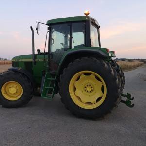 Prodajem john deere 6800