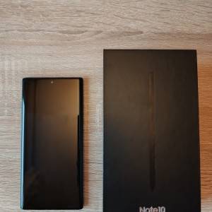 P: Samsung Galaxy Note 10