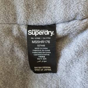 P: Superdry zimsku jaknu