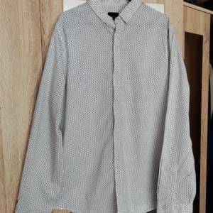 P: Armani Exchange košulju