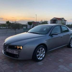 Alfa 159
