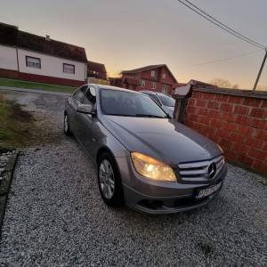 Prodajem mercedes c 200 cdi