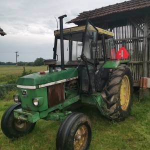 John Deere 2140