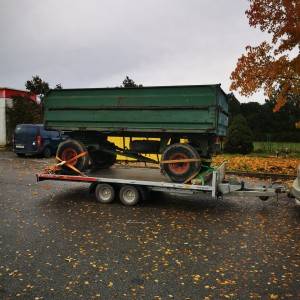 Usluga prijevoza automobila, manjih radnih strojeva.