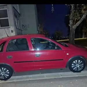 Prodajem Opel Corsu 1.2i