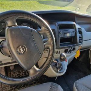 Opel Vivaro 1.9 CDTI, 5 sjedala i teretni prostor