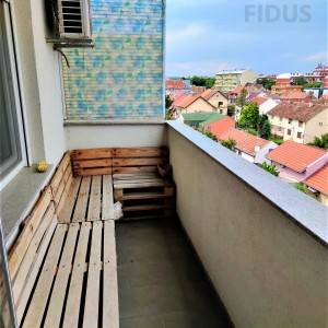 Peterosoban stan s parkingom - širi centar Osijeka