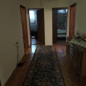 Obiteljska kuća s poslovnim prostorom - Mirkovci