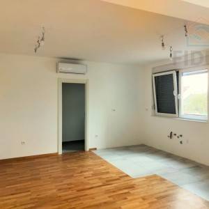 Trosoban stan s natkrivenim parkingom - Donji grad (Osijek)