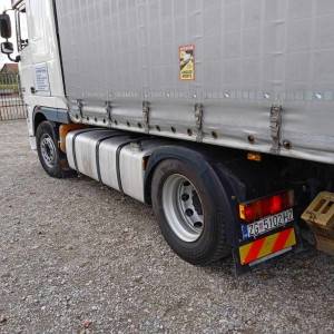 Kamion DAF i poluprikolica SCHMITZ CARGOBULL