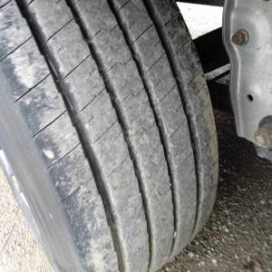 Kamion DAF i poluprikolica SCHMITZ CARGOBULL