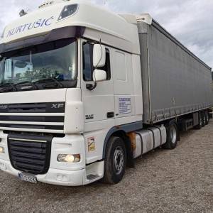 Kamion DAF i poluprikolica SCHMITZ CARGOBULL