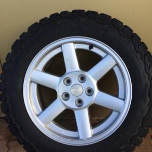 JEEP CHEROKEE FELGE I GUME