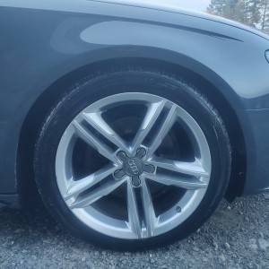 Audi A4 B8 2.0TDI S line