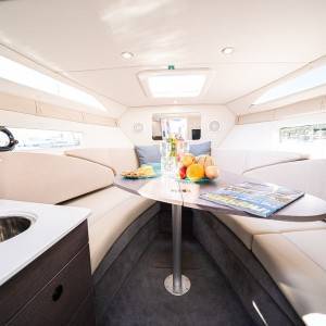 BAYLINER CIERA 8 NOVO PLOVILO SA KABINOM MOTOR MERCRUISER 250MPI