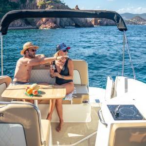 BAYLINER CIERA 8 NOVO PLOVILO SA KABINOM MOTOR MERCRUISER 250MPI
