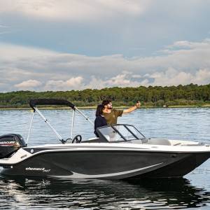 BAYLINER M17 NOVI GLISER BOWRIDER BEZ KABINE FINALNA RASPRODAJA SA LAGERA, BEZ MOTORA