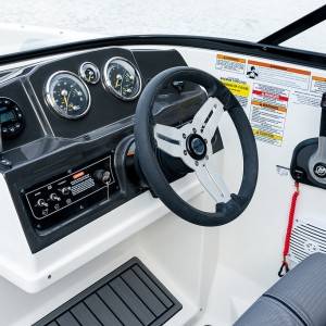 BAYLINER VR4 NOVO PLOVILO-GLISER BOWRIDER BEZ KABINE RASPRODAJA SA LAGERA-MERCRUISER MOTOR